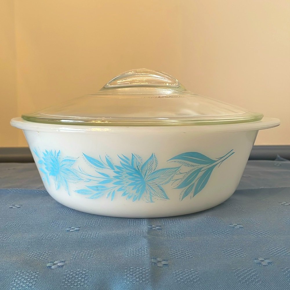 Glasbake 2 Qt J514 Jeannette Blue Thistle